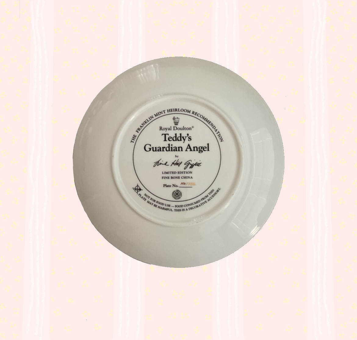 🕊️Preloved guardian angel decorative plate🧸