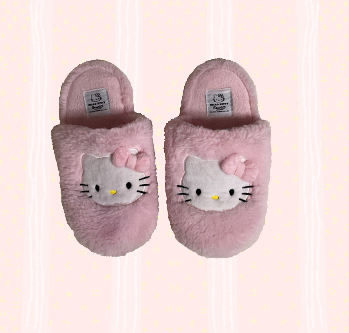🎀Preloved Hello Kitty Plush Slippers🎀